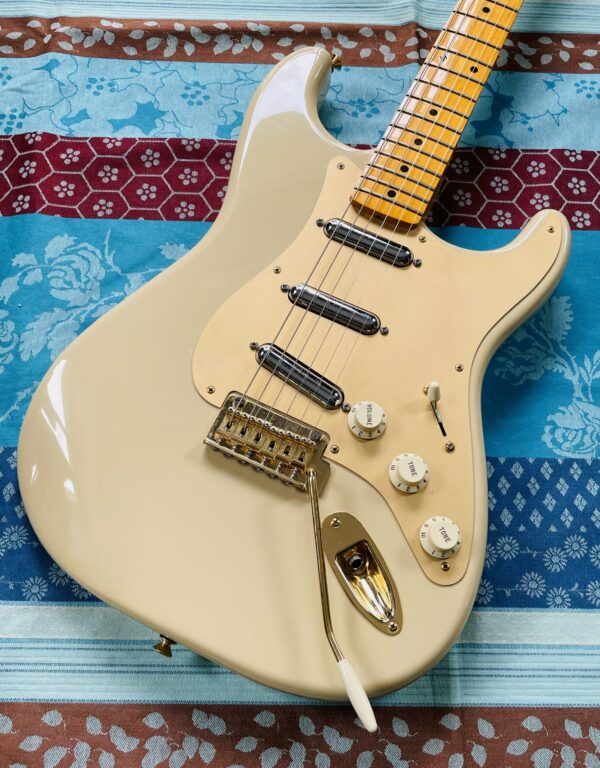 Guitare électrique Fender 60th Anniversary Classic Player 50’s Stratocaster maple MN Desert Sand n°MX13411355 (2014, Mexico), modèle 0140602789, étui Fender 60 ans, réglée luthier Amal (06.12.24) – Image 2