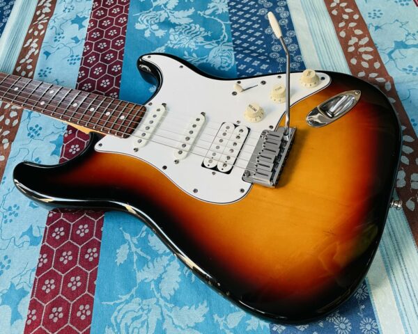 Guitare électrique Fender Stratocaster Plus sunburst n°N1008616 (1991, USA), étui Fender, micros Blues Special Strat (Lindy Fralin pickups) – Image 2