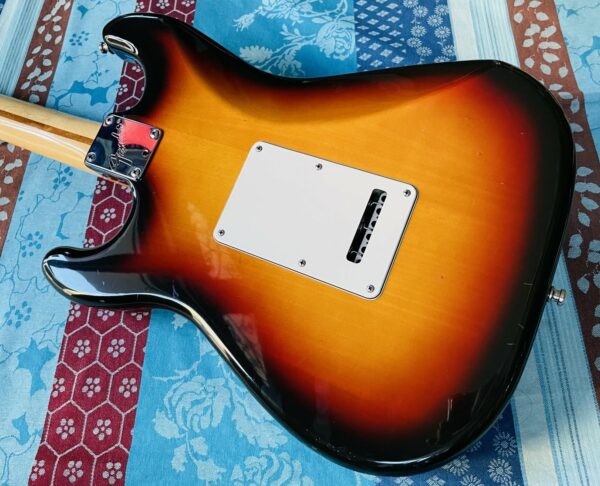 Guitare électrique Fender Stratocaster Plus sunburst n°N1008616 (1991, USA), étui Fender, micros Blues Special Strat (Lindy Fralin pickups) – Image 8