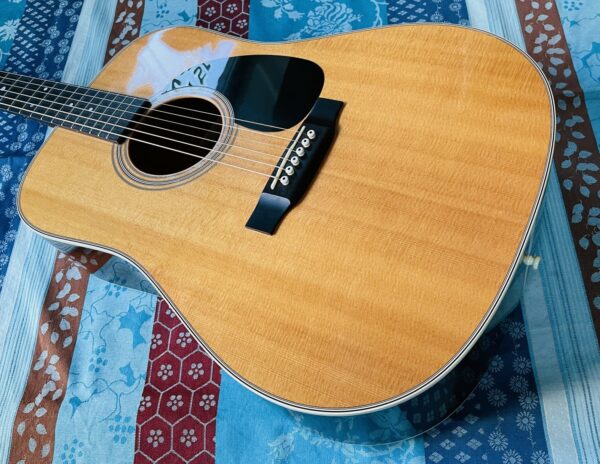 Guitare acoustique dreadnought Martin D-28 n°1570041 (2012 USA), étui Martin, certificats, révision luthier Amal (30.01.25) – Image 2