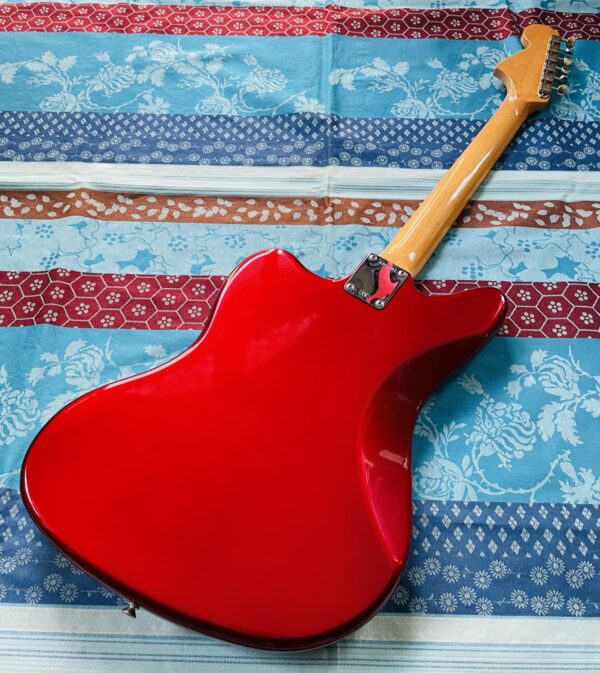 Guitare électrique Fender American Vintage Series Reissue 62’s Jaguar candy apple red n° V123897 (2000, USA), étui marron, accessoires, sangle, papiers – Image 5