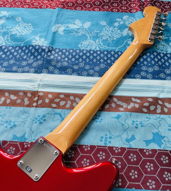 Guitare électrique Fender American Vintage Series Reissue 62’s Jaguar candy apple red n° V123897 (2000, USA), étui marron, accessoires, sangle, papiers – Image 6