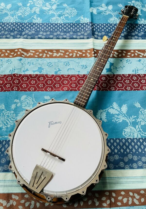 Banjo ancien 5 cordes Framus (Germany, 1970), restauré chez le luthier Amal (04.02.25)