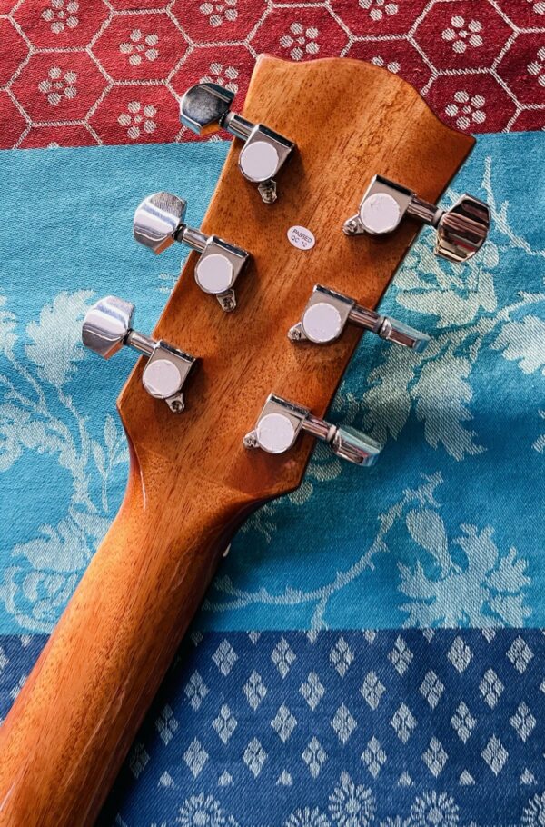 Guitare acoustique Jim Harley JH-15D Natural, housse Tobago, capodastre, médiators, réglée chez le luthier Amal (30.01.25) – Image 7