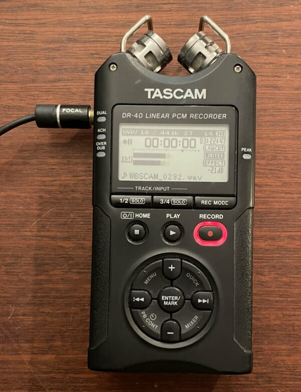 Enregistreur numérique portable Tascam DR-40 n°0352980, notice, carte SD-16GB, piles