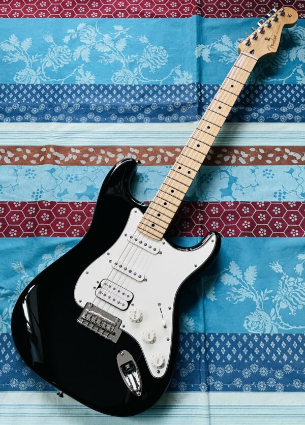 Guitare électrique Fender Stratocaster player black n°MX22299470 (2022, Mexico), réglée luthier Amal (mars 2025)