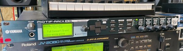 Synthétiseur expandeur Yamaha Motif Rack XS n°EAYY01015, notices, banque de sons de cuivres Patchman Music ajoutées, housse Yamaha, Cubase AI – Image 7